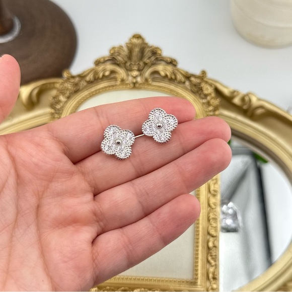 Lucky Alhambra Clover Earrings with Logo – Sterling Silver & Cubic Zirconia - Picture 5 of 7